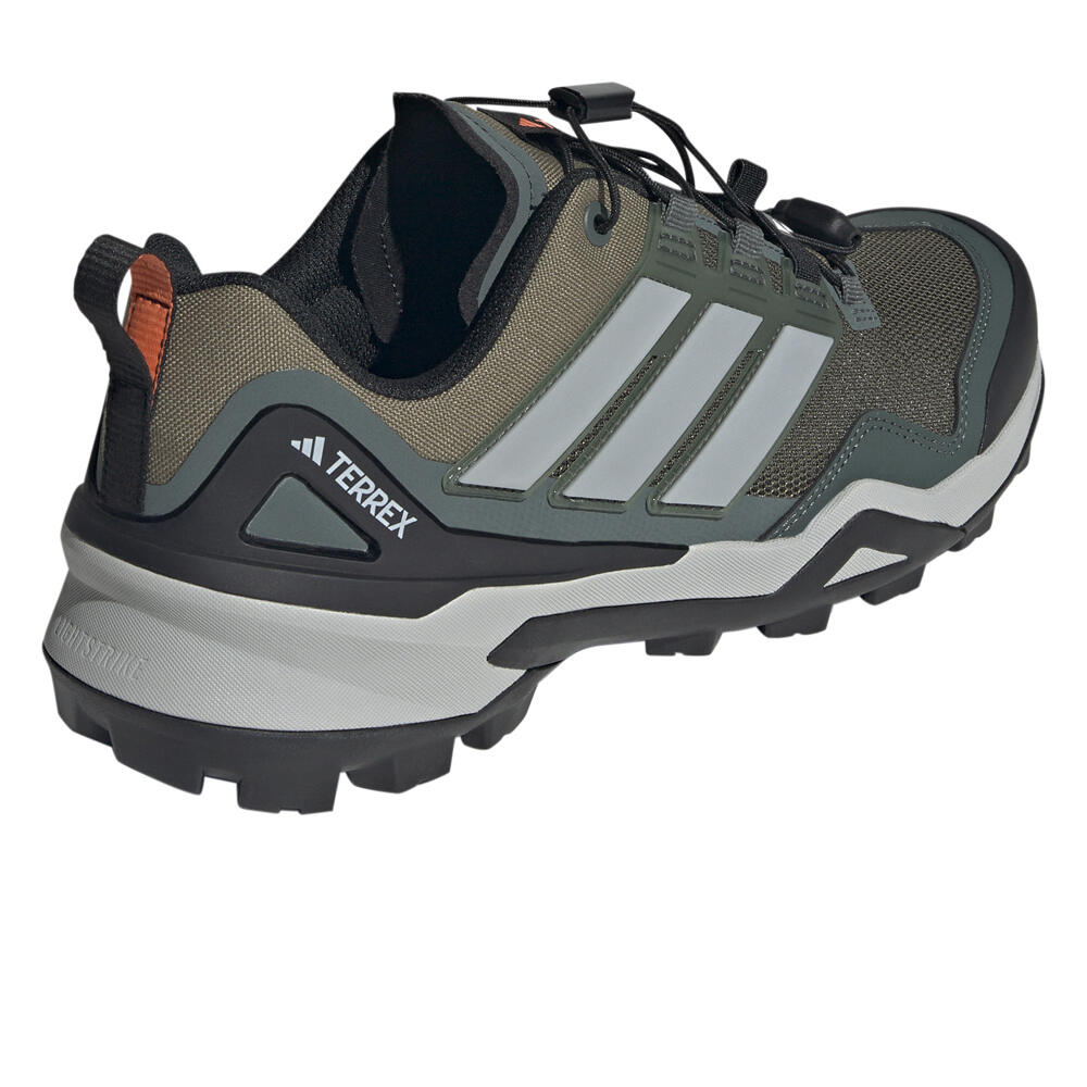 adidas zapatilla trekking hombre TERREX SKYCHASER VERDE vista trasera