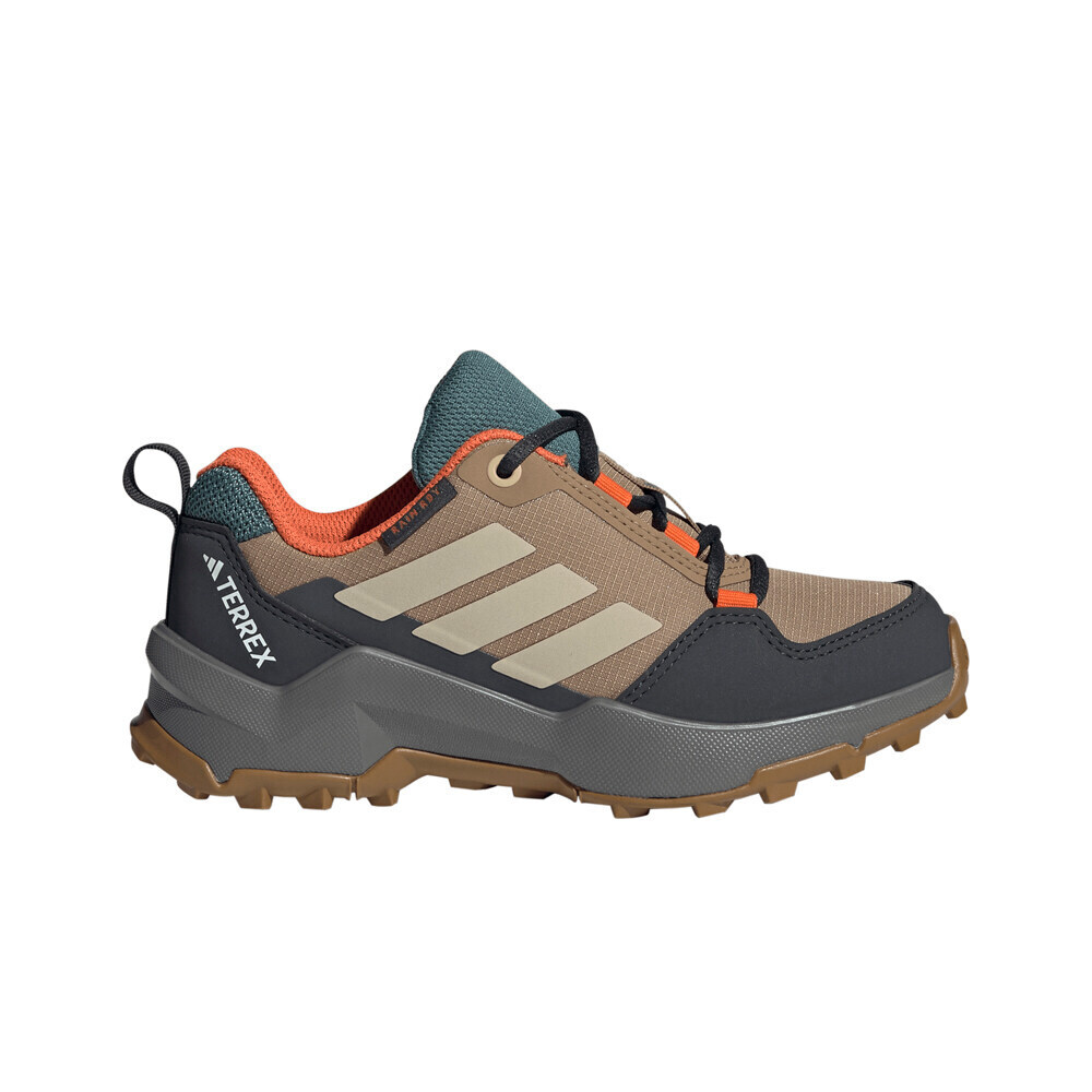 adidas zapatilla trekking niño TERREX AX4R RAIN.RDY MARRON lateral exterior