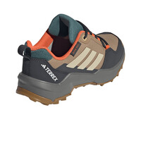 adidas zapatilla trekking niño TERREX AX4R RAIN.RDY MARRON vista trasera