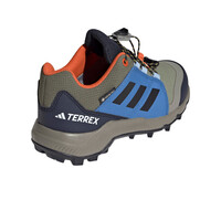 adidas zapatilla trekking niño TERREX GORE-TEX AZUL vista trasera