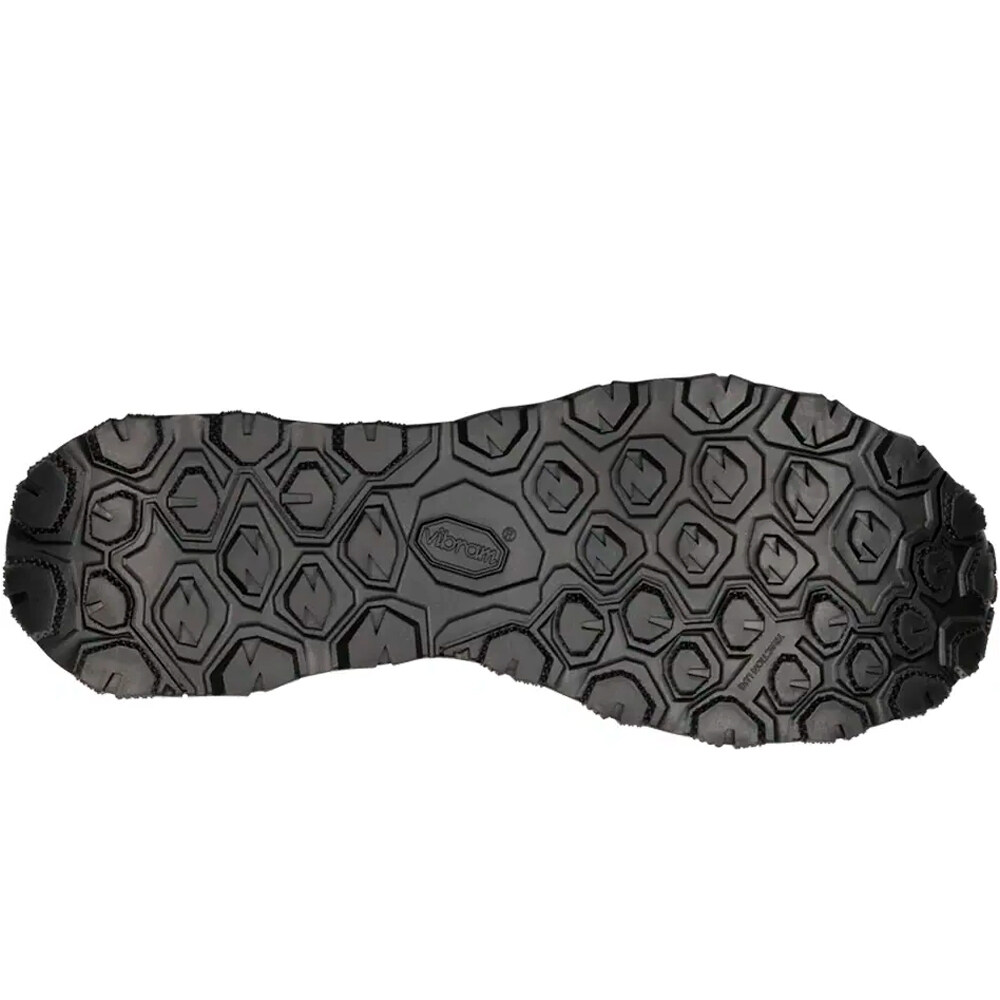 Aku zapatilla trekking hombre FLYROCK T NEGRO vista trasera