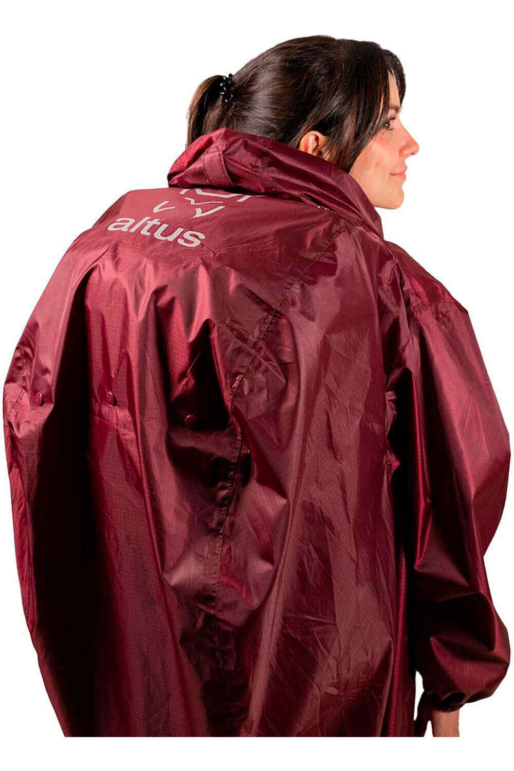 Altus poncho montaña ATMOSPHERIC J30 ROJO 01