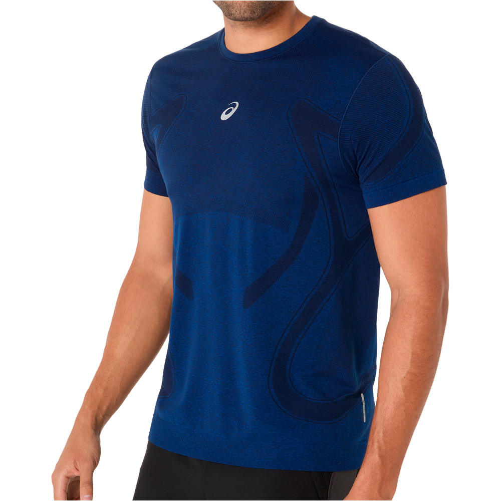 Asics camiseta técnica manga corta hombre ROAD SEAMLESS AZUL vista detalle
