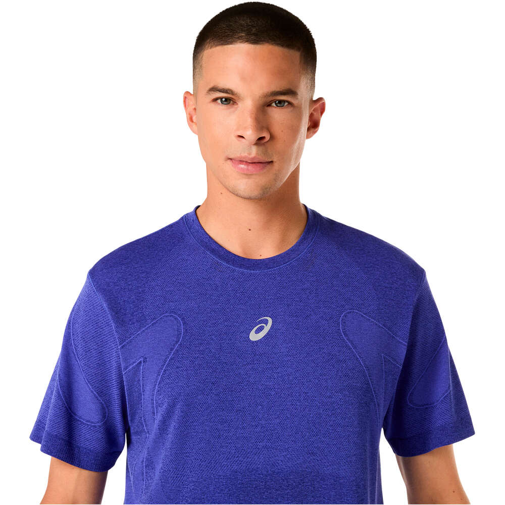 Asics camiseta técnica manga corta hombre ROAD SEAMLESS AZUL vista detalle