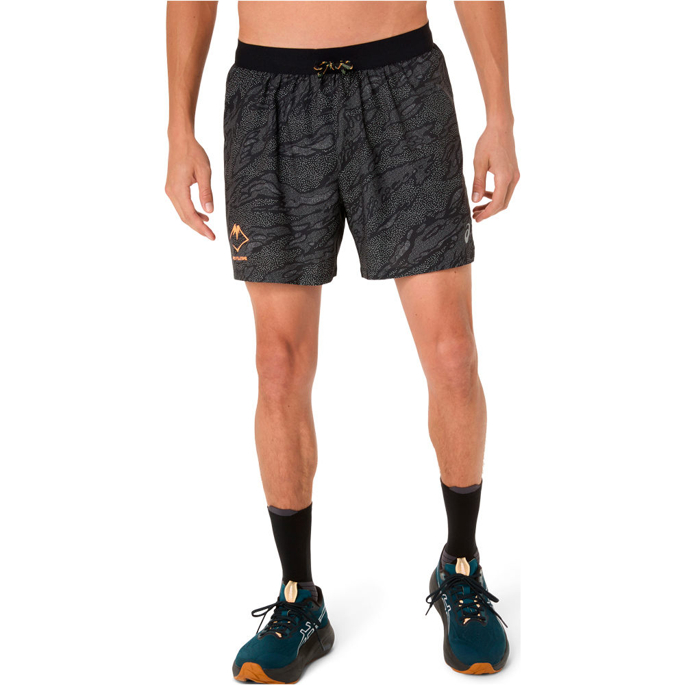 Asics pantalón running hombre FUJITRAIL ALL OVER PRINT NEGRO vista frontal