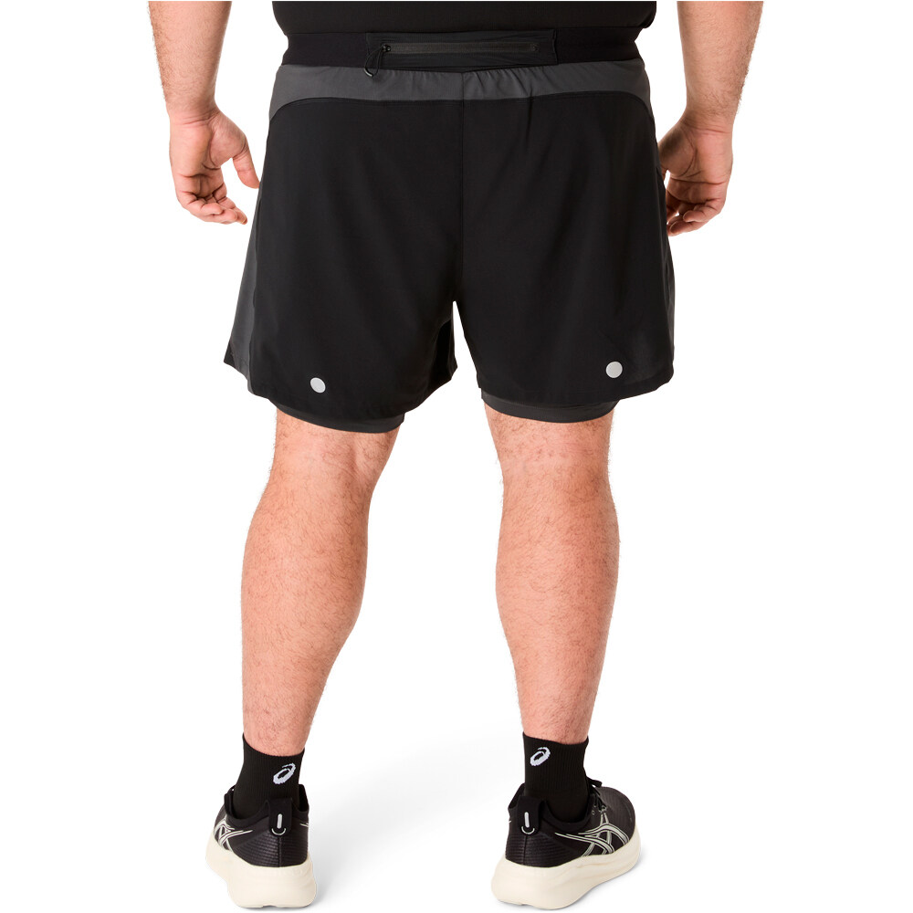 Asics pantaloneta técnica hombre ROAD 2-N-1 NEGRO vista trasera