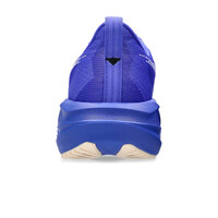 Asics zapatilla running mujer NOVABLAST 5 AZUL vista trasera