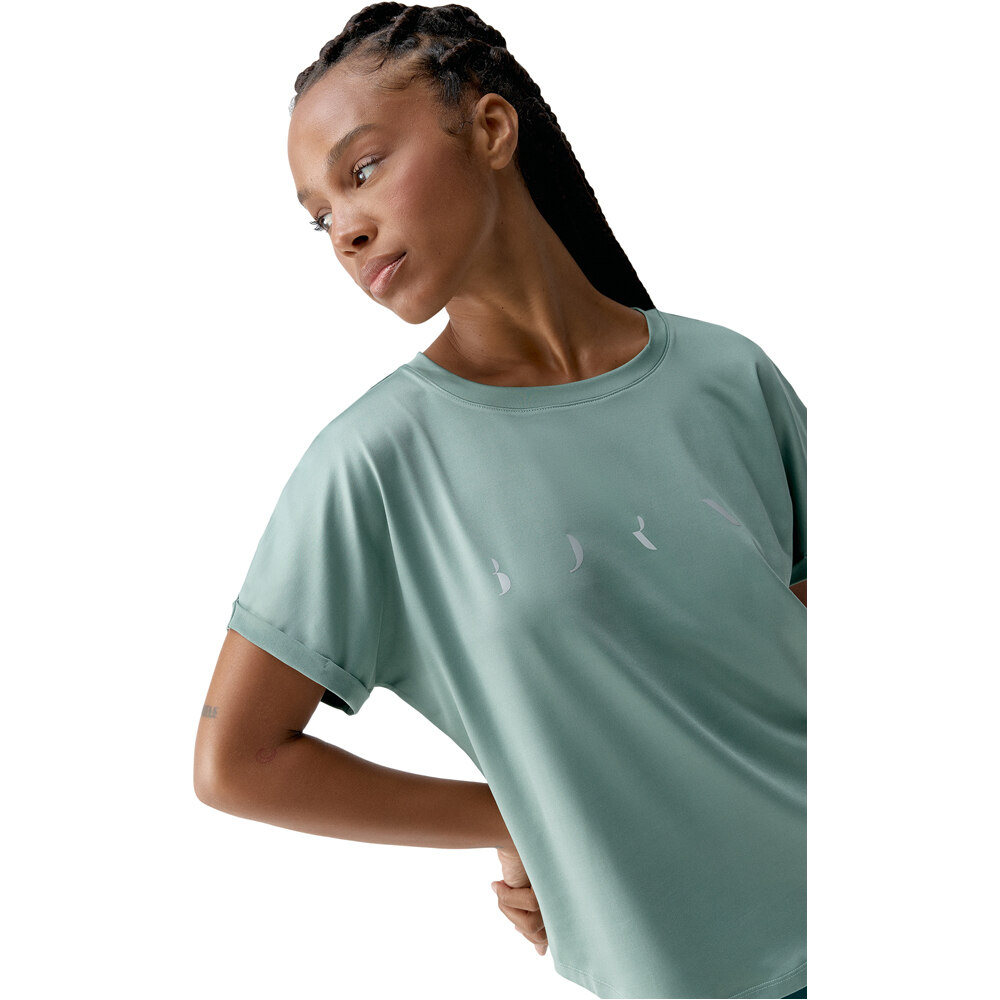 Born Living Yoga camiseta manga corta mujer AZAMI VERDE vista detalle