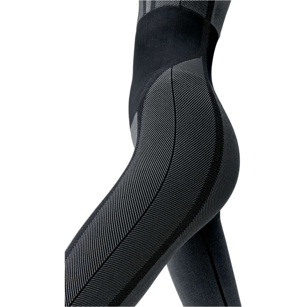 Born Living Yoga Mono Yoga Selva NEGRO 03
