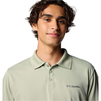 Columbia camiseta montaña manga corta hombre UTILIZER VERDE vista detalle
