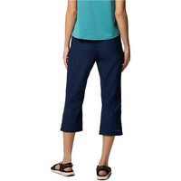 Columbia pantalón montaña mujer LESLIE FALLS CAPRI II AZUL vista trasera