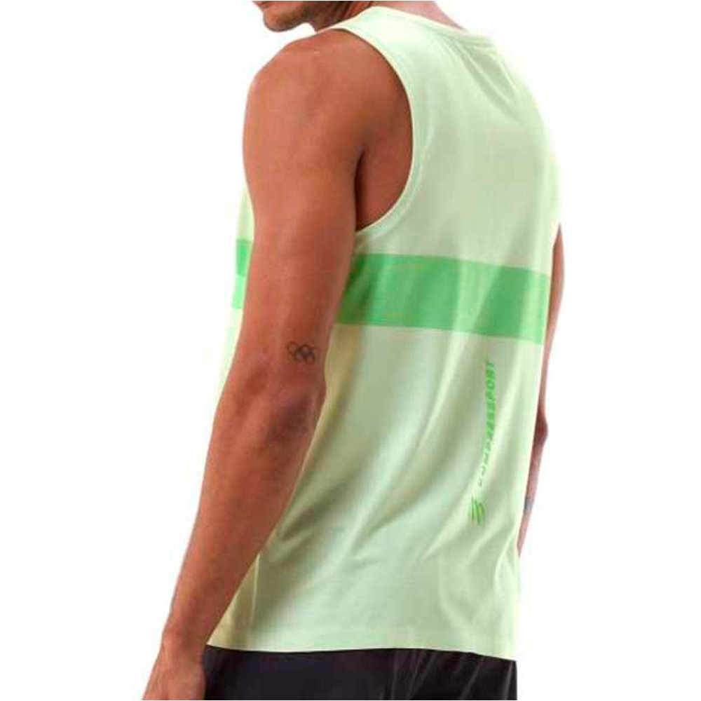 Compressport camisetas trail running tirantes hombre PERFORMANCE VERDE vista trasera