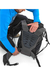 Millet mochila montaña HANANG 40 NEGRO 04