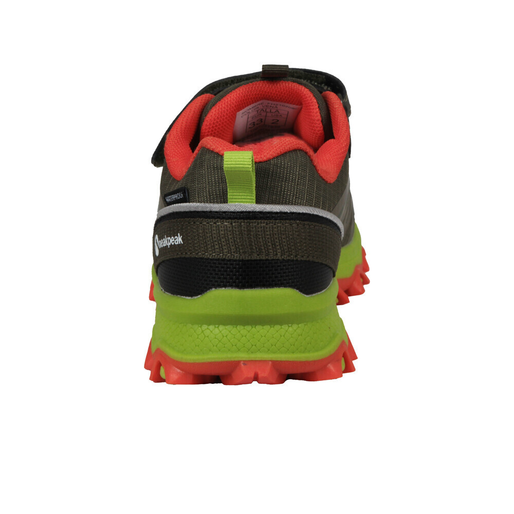 Neak Peak zapatilla trekking niño TREKER LOW  vista trasera