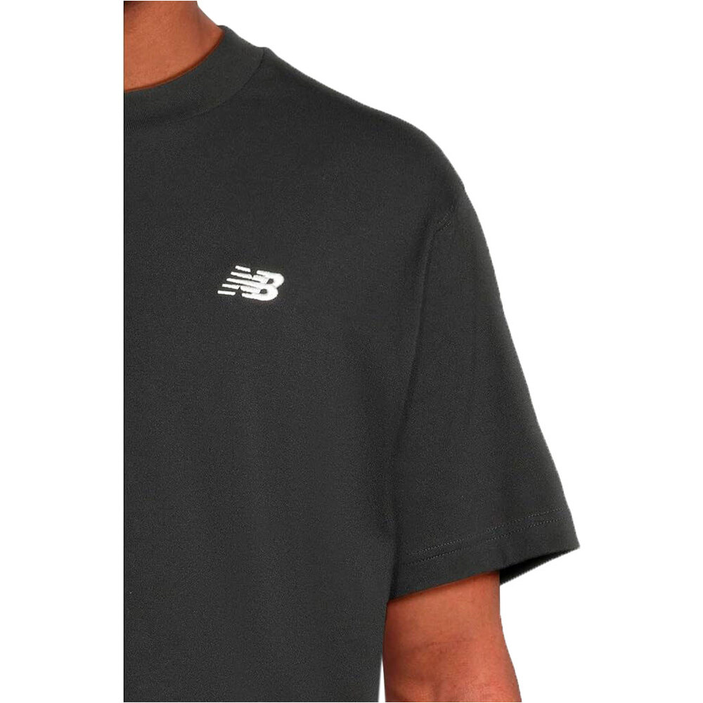 New Balance camiseta manga corta hombre SPORT ESSENTIALS NEGRO vista detalle