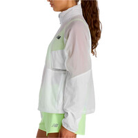 New Balance Chaqueta Running Mujer RC Jacket GRIS vista detalle