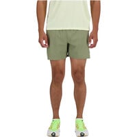 New Balance pantaloneta técnica hombre RC SHORT 5 VERDE vista frontal