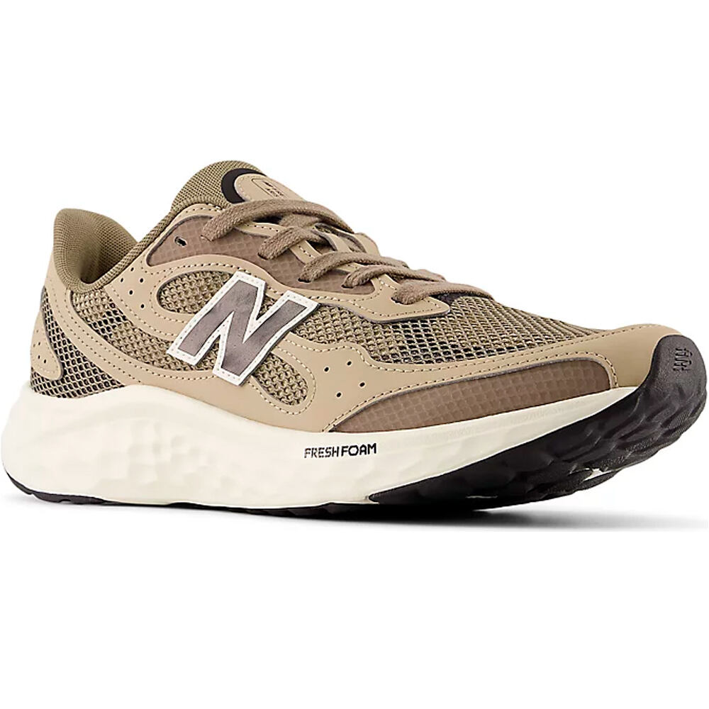 New Balance zapatilla running hombre ARISHI MARRON lateral interior
