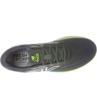 New Balance zapatilla running hombre FRESHFOAM EVOZ V4 GRIS vista trasera