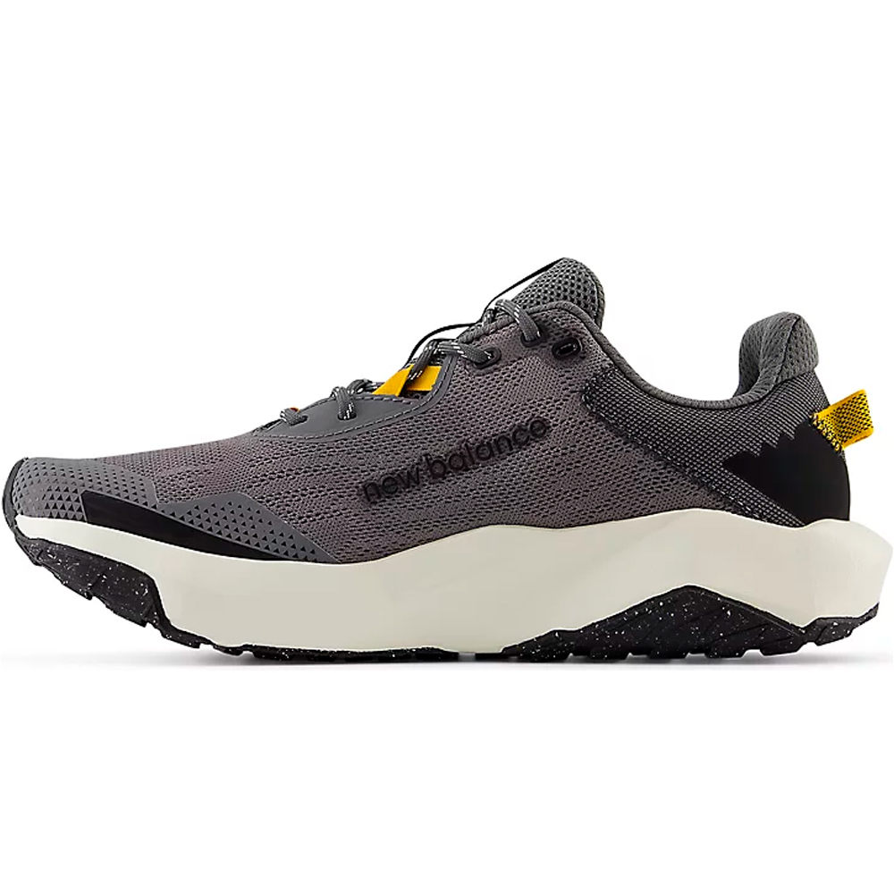 New Balance zapatillas trail hombre DynaSoft Nitrel v6 GRIS puntera