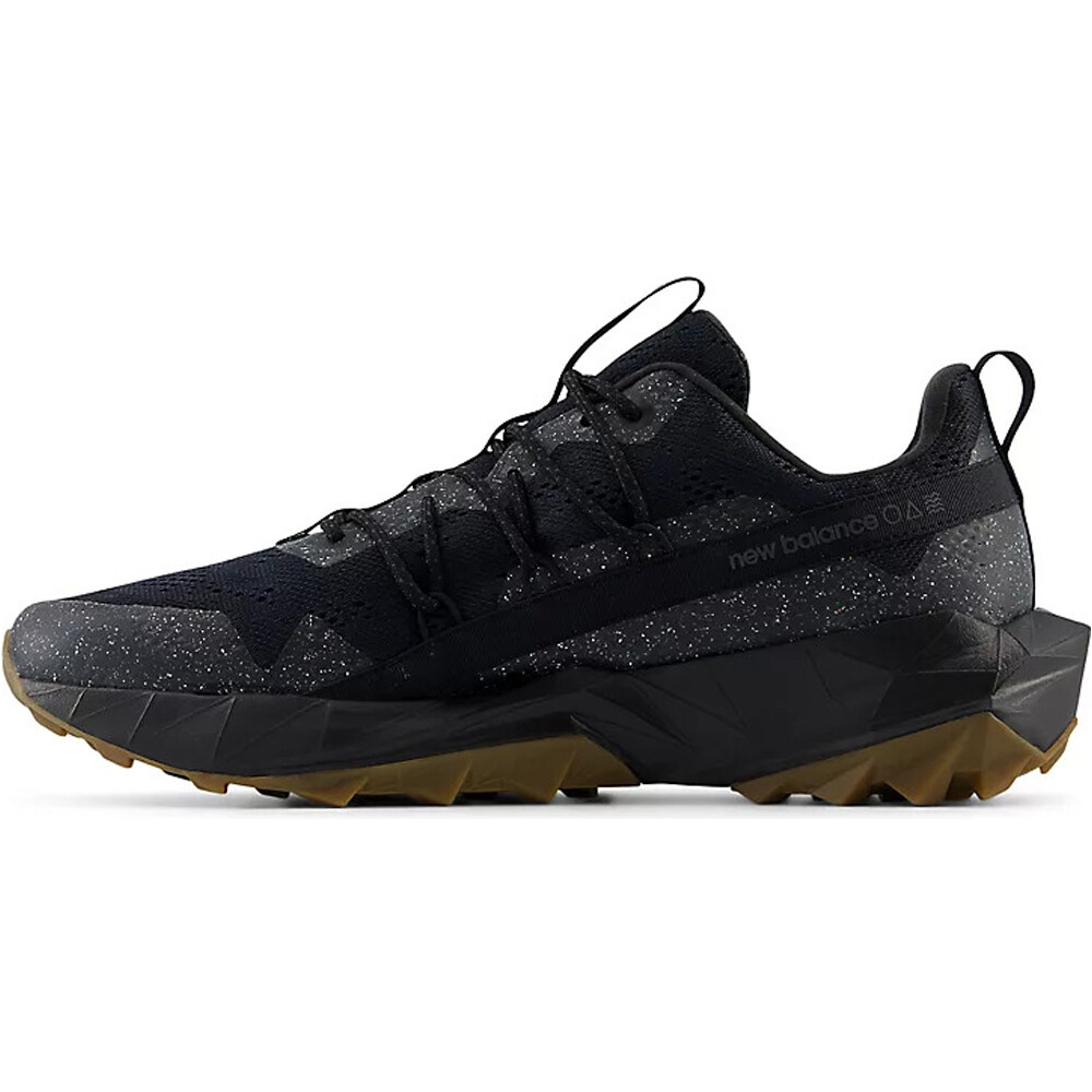 New Balance zapatillas trail hombre TEKTREL NEGRO lateral interior