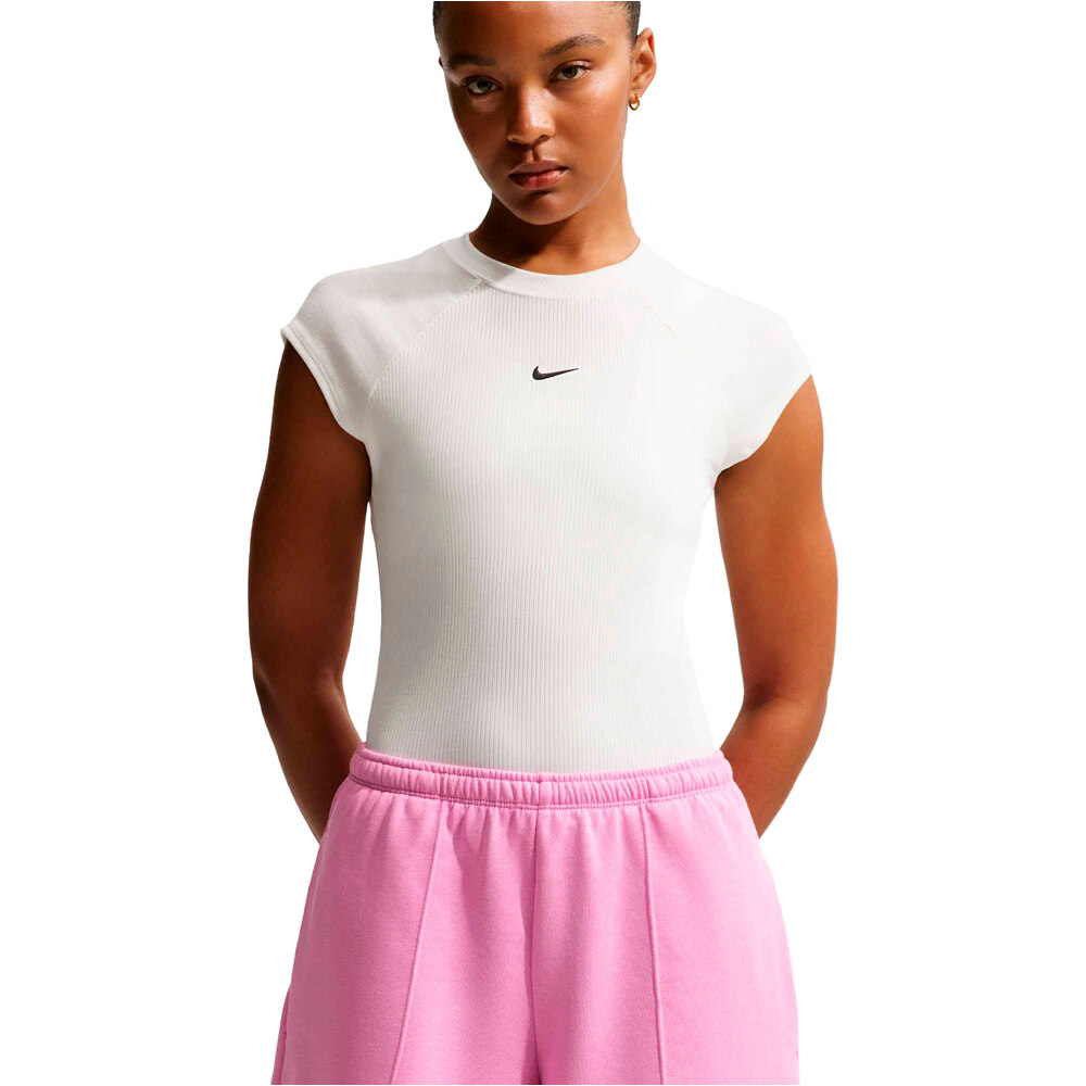 Nike bermuda mujer SPORTSWEAR CHILL MORADO vista detalle