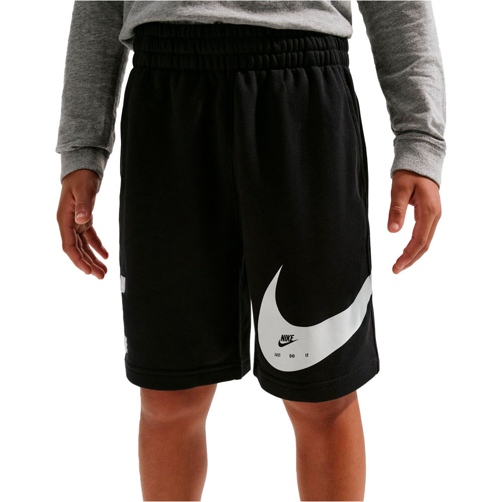 Nike bermuda niño SPORTSWEAR CLUB GRIS vista detalle
