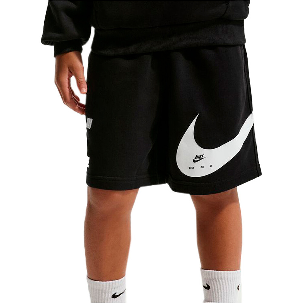 Nike bermuda niño SPORTSWEAR CLUB GRIS vista frontal