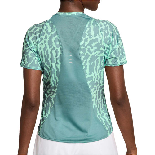 NIKE DRI-FIT SWIFT verde