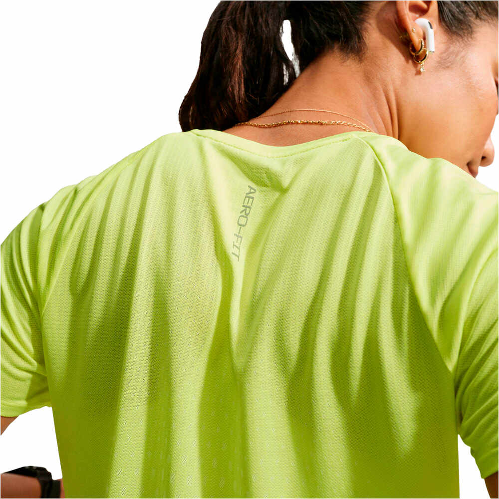 Nike camiseta entrenamiento manga corta mujer W NK AF SWIFT TOP SS AMARILLO vista detalle