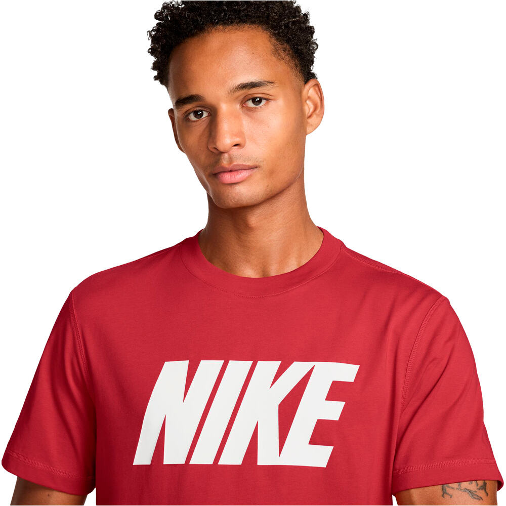 Nike camiseta manga corta hombre M NK CLUB VARSITY SS LIFESTYLE ROJO vista detalle