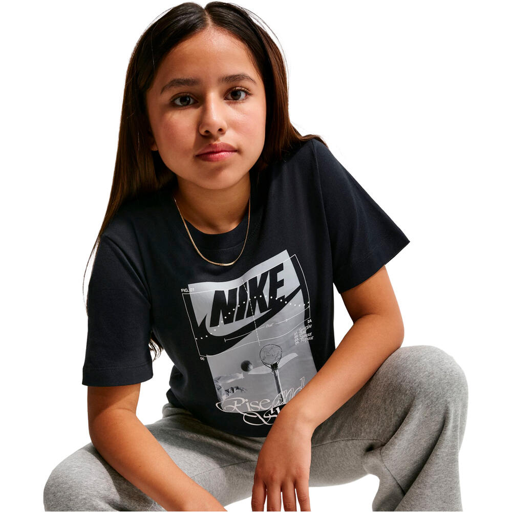 Nike camiseta manga corta niño SPORTSWEAR RISE AND SHINE NEGRO 04