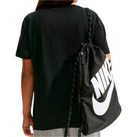 Nike camiseta manga corta niño SPORTSWEAR RISE AND SHINE NEGRO vista trasera