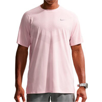 Nike camiseta técnica manga corta hombre DRI-FIT ADV STRIDE  vista frontal