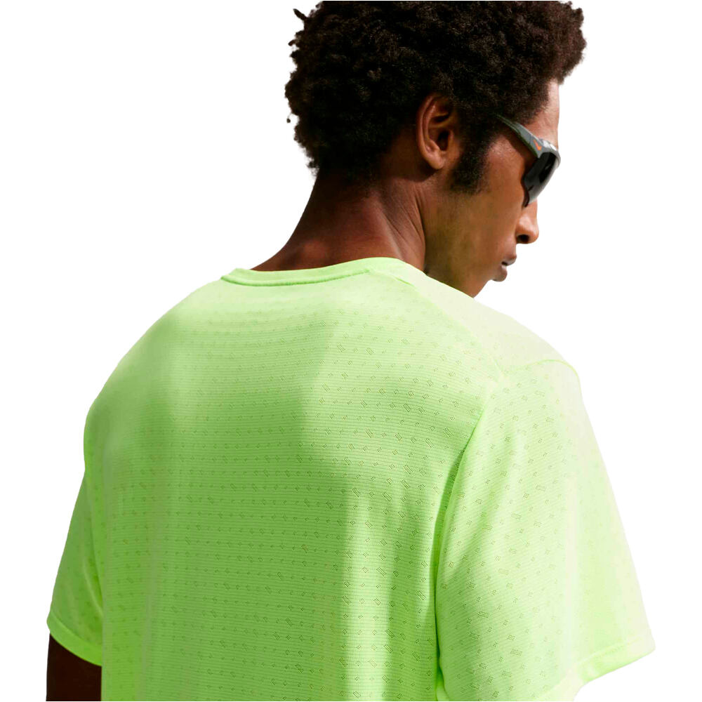 Nike camiseta técnica manga corta hombre DRI-FIT BREATHE MILER AMARILLO 03