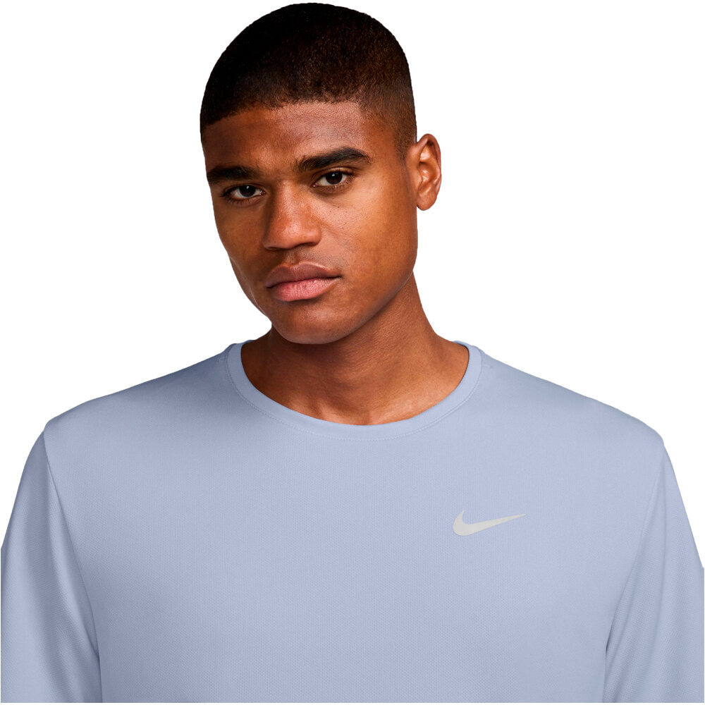 Nike camiseta técnica manga corta hombre DRI-FIT UV MILER  vista detalle