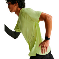 Nike camiseta técnica manga corta hombre M NK AF STRIDE SS TOP AMARILLO 04