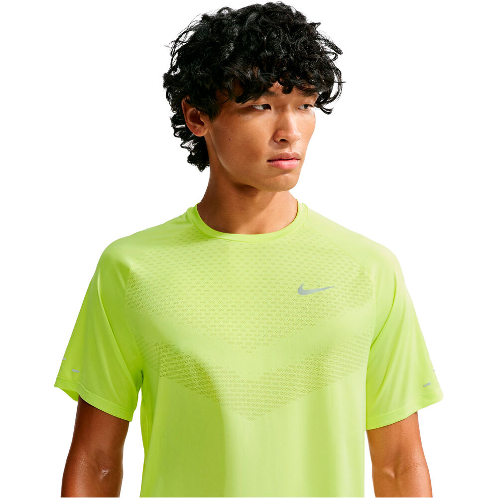 Nike camiseta técnica manga corta hombre M NK DFADV STRIDE SS TOP AMARILLO vista detalle