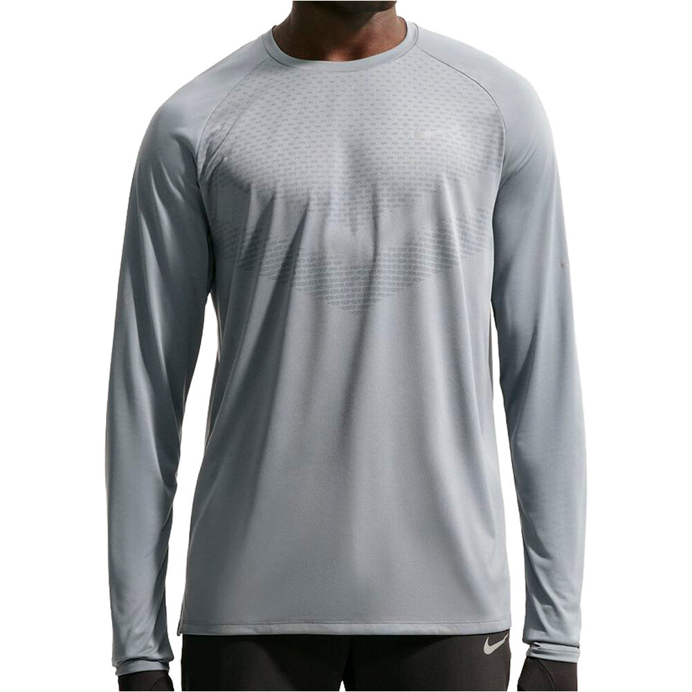 Nike camiseta técnica manga larga hombre M NK DFADV STRIDE LS TOP GRIS vista frontal