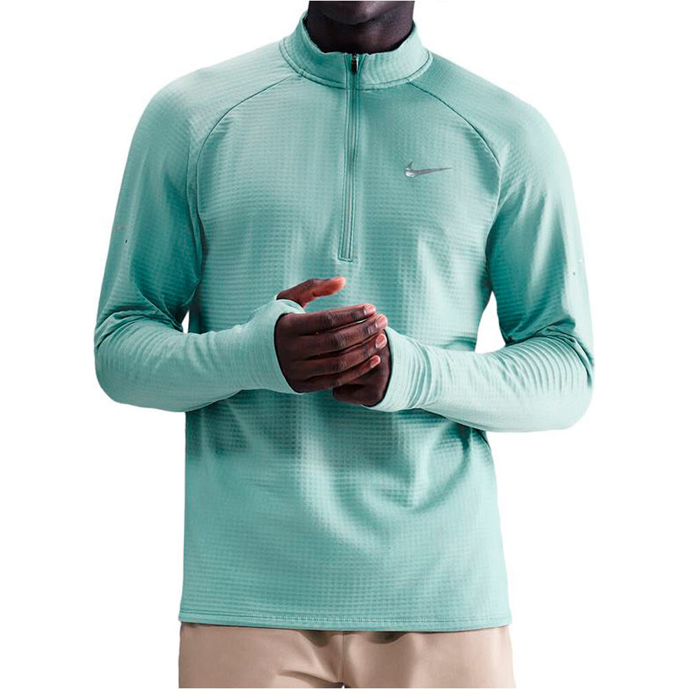 Nike camiseta técnica manga larga hombre THERMA-FIT STRIDE WINTER HZ VERDE vista frontal
