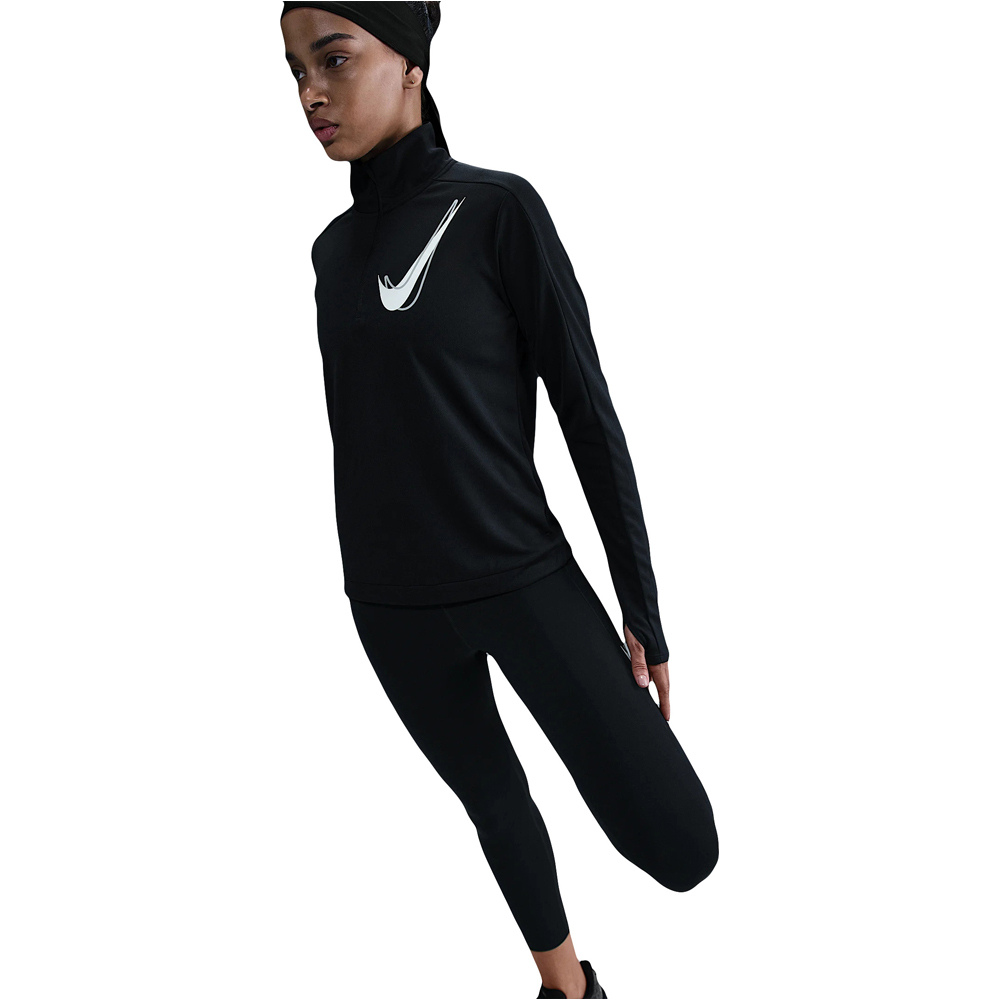 Nike camiseta técnica manga larga mujer DRI-FIT SWOOSH NEGRO vista detalle