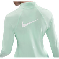 Nike camiseta técnica manga larga mujer DRI-FIT TEMPO SWOSH VERDE 03