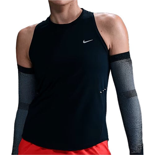 NIKE DRI-FIT SWIFT negro