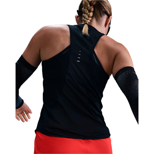 NIKE DRI-FIT SWIFT negro