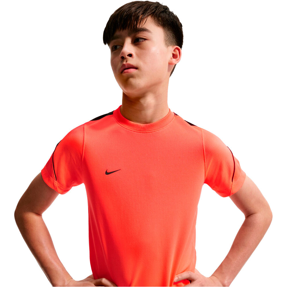 Nike camisetas entrenamiento futbol manga corta niño DRI-FIT STRIKE ROJO vista detalle