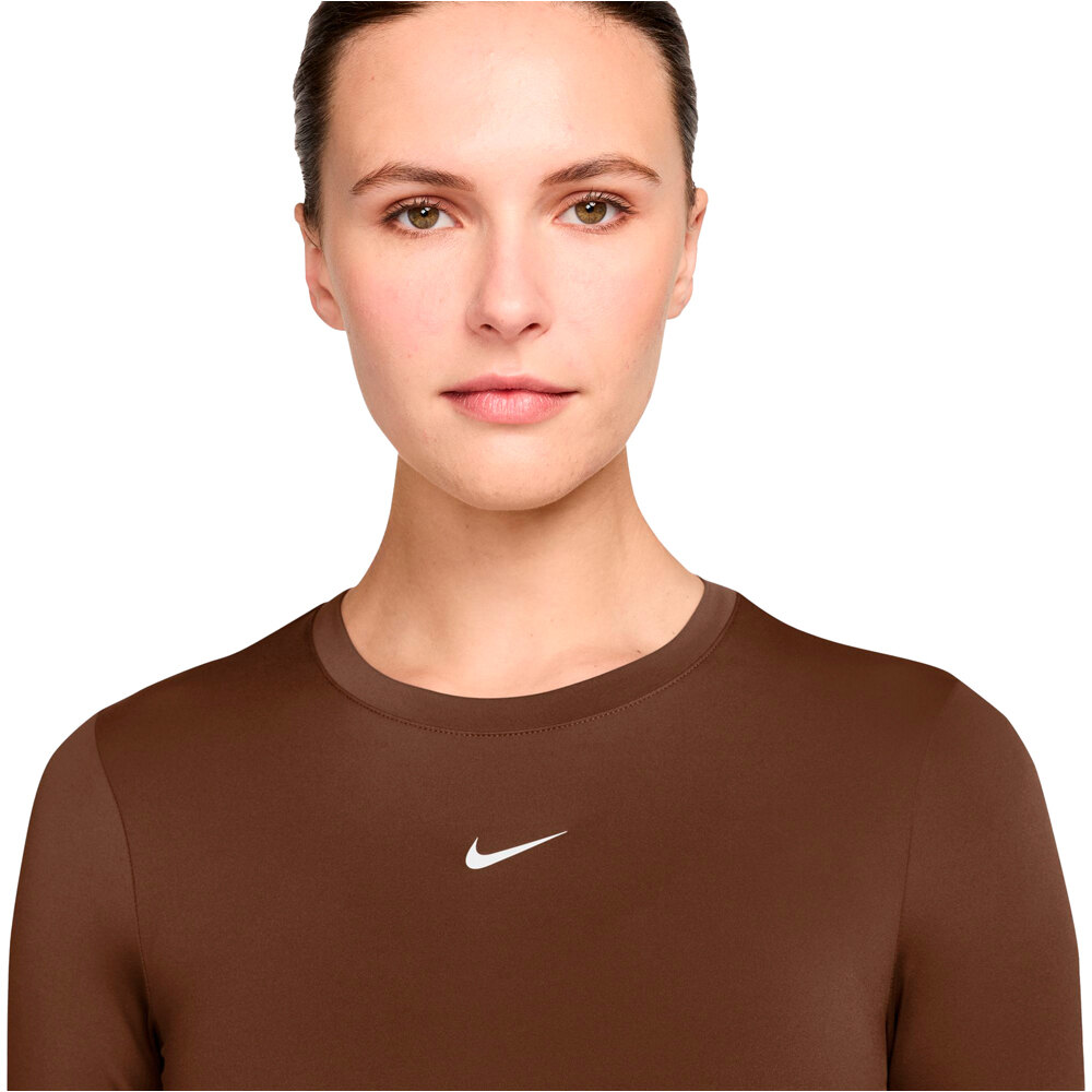 Nike camisetas fitness mujer W NK ONE DF FITTED LS TOP ROJO vista detalle