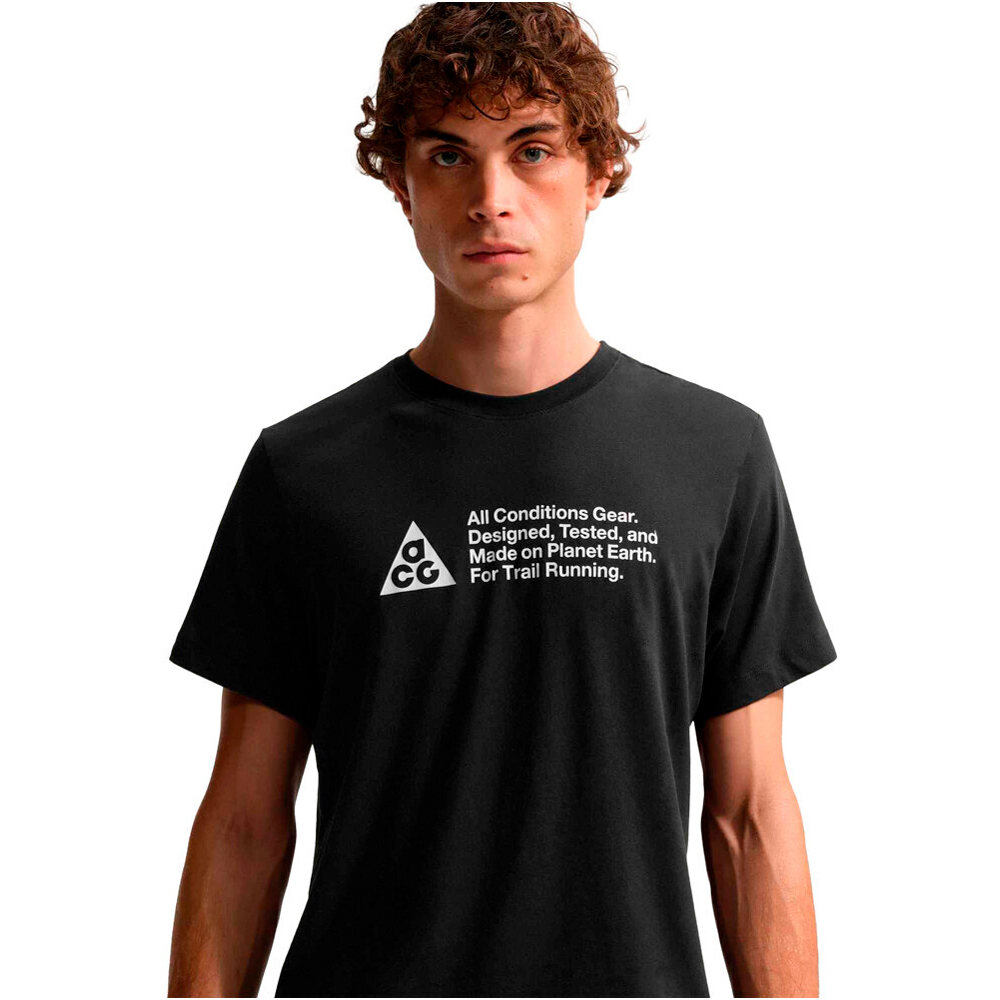 Nike camisetas trail running manga corta hombre DRI-FIT ACG GRIS vista detalle