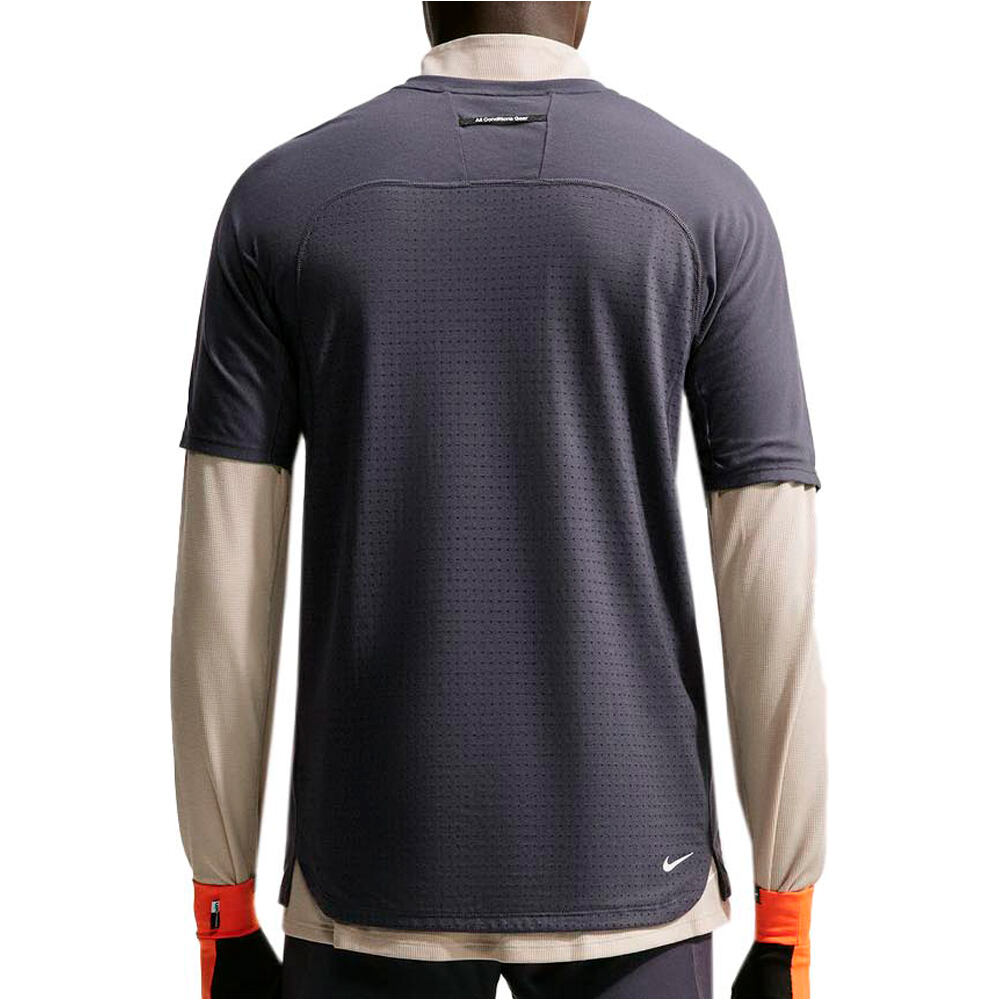 Nike camisetas trail running manga corta hombre M ACG DFADV SOLAR CHASE SS NEGRO vista trasera