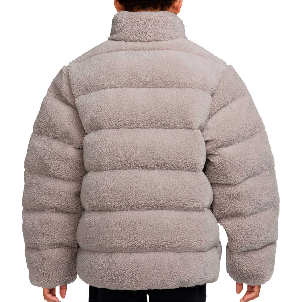 Nike chaqueta niña K NSW ADP TF PUFFER MTRL VNR MARRON vista trasera