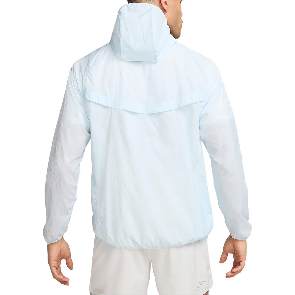 Nike CHAQUETA RUNNING HOMBRE DRI-FIT UV STRIDE AZUL vista trasera